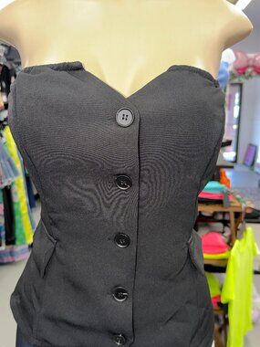 Sleeveless pant suit top